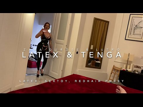 ❤️ Nwa nkịrịkọ na-acha uhie uhie yi uwe latex nke nnochi anya Ihe na-akpali agụụ mmekọahụ n'ụlọ ️❤